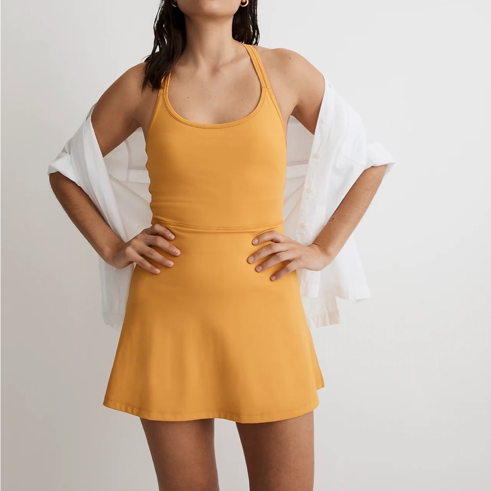Madewell Flex Cutout Fitness Dress in Tungston Gold